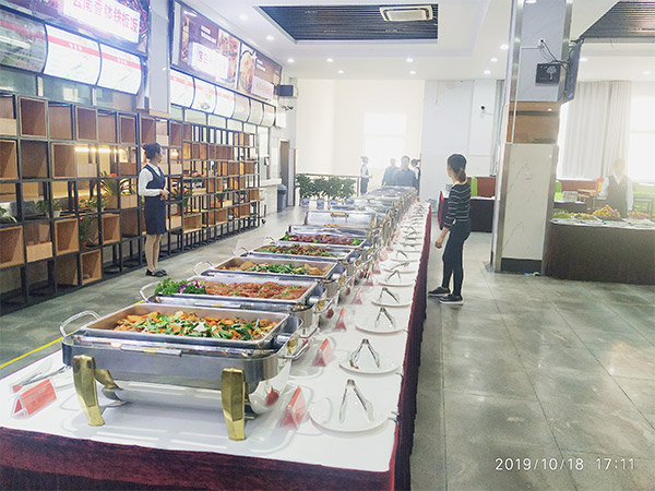 黃岡職院食堂校慶自助餐